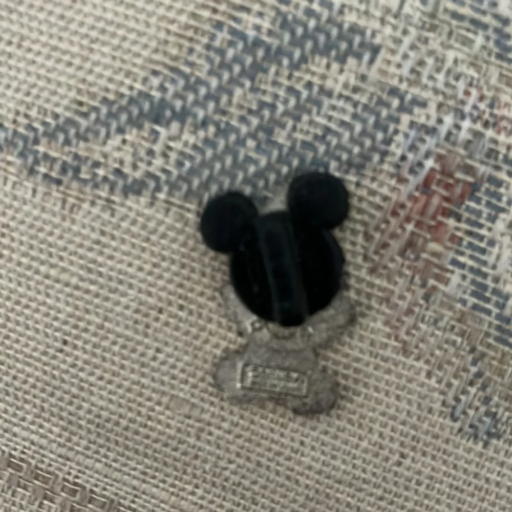 Disney tac pin